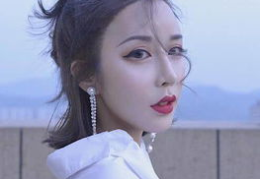 网红美女胡,颜值与才华并存的时尚达人
